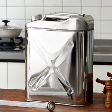 Blulu water container suitable for outdoor use, emergencies, and RV storage.