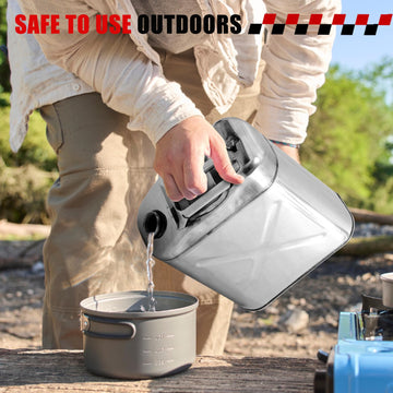 Blulu water container features a scientific spout for easy pouring.
