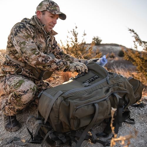 BOG guide lid and rain cover add organization and weather-ready versatility.