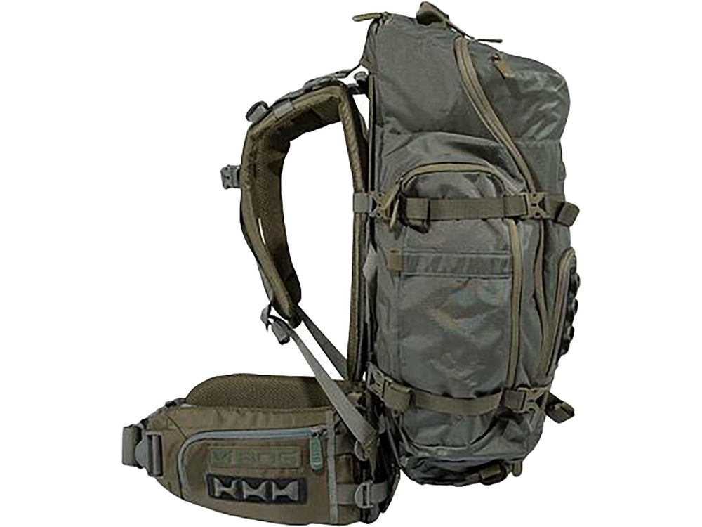 BOG Helix 3500 bag connected via quick-connect system for flexible carry.