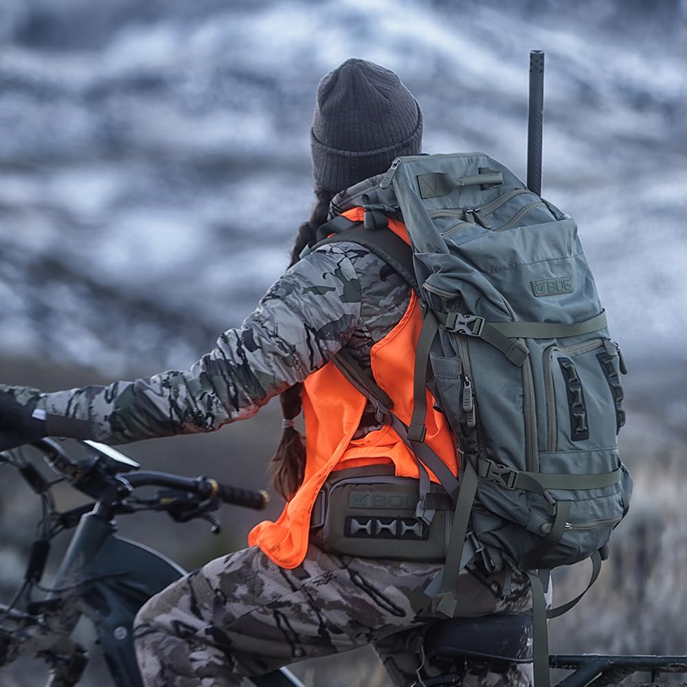 BOG Helix 3500 removable rain cover keeps gear dry