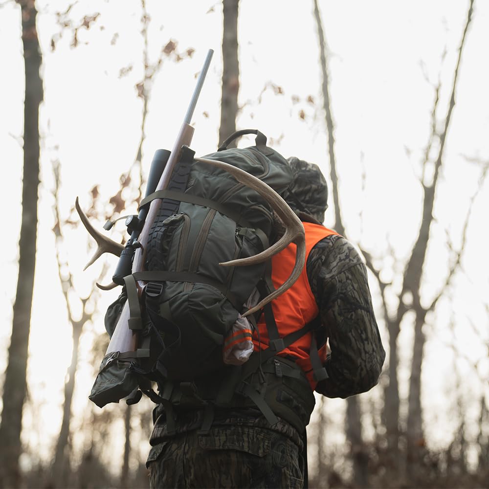 BOG Helix 3500 YKK zippers provide quiet, reliable bag access