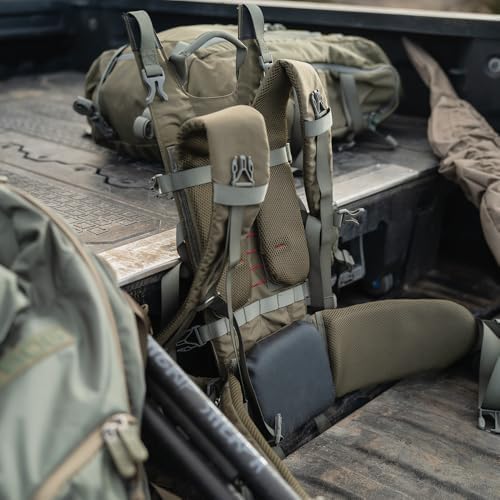 BOG Inception YKK zippers enable quiet, reliable bag access.