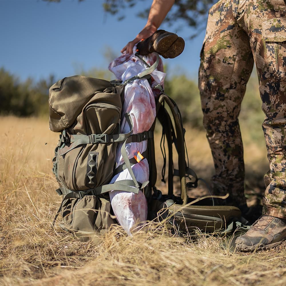 BOG load lifters and compression straps balance weight for stability.