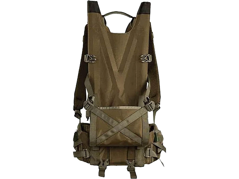 BOG zippers and buckles deliver quiet access and rugged reliability.