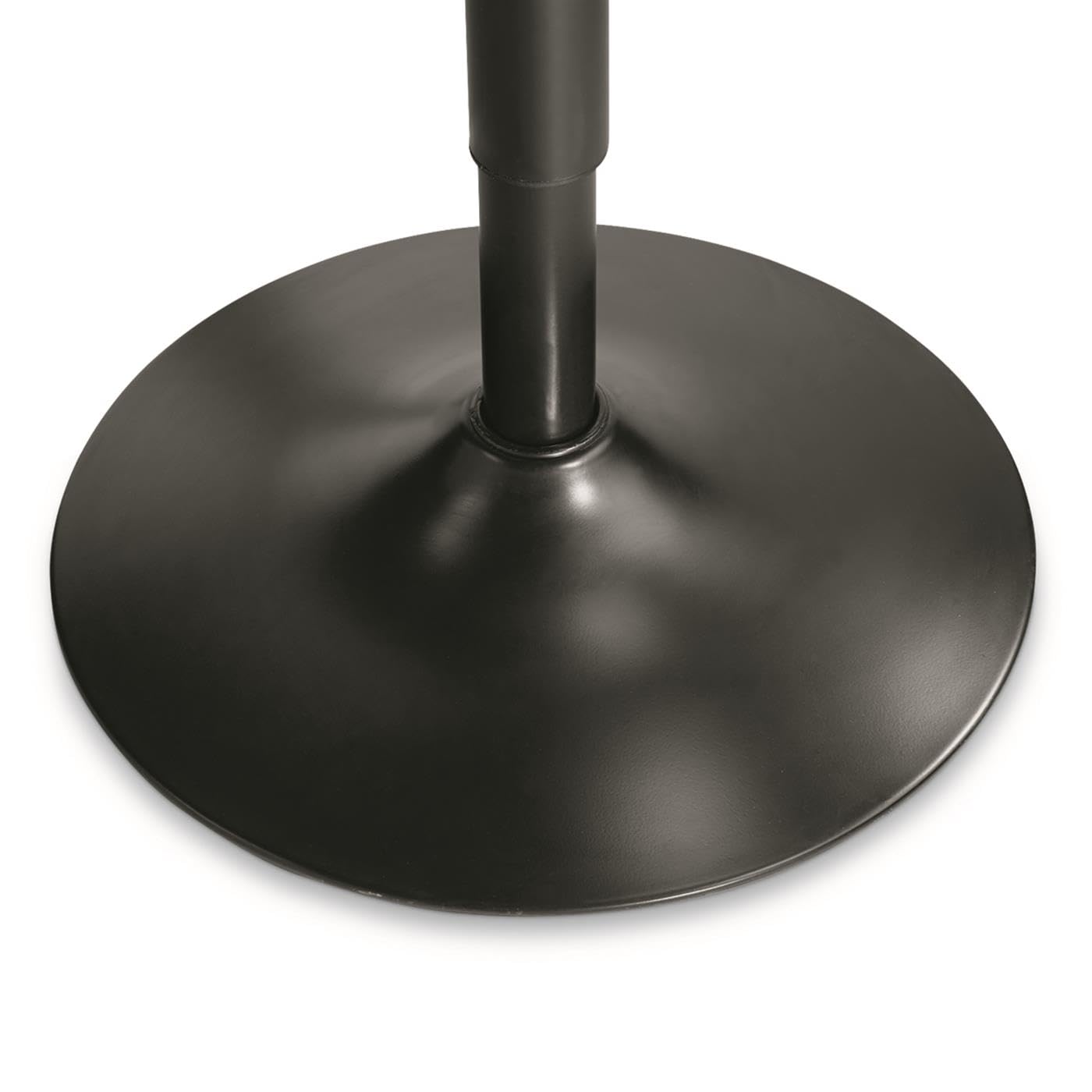 Extra wide 17.5-inch base provides stability on uneven ground.