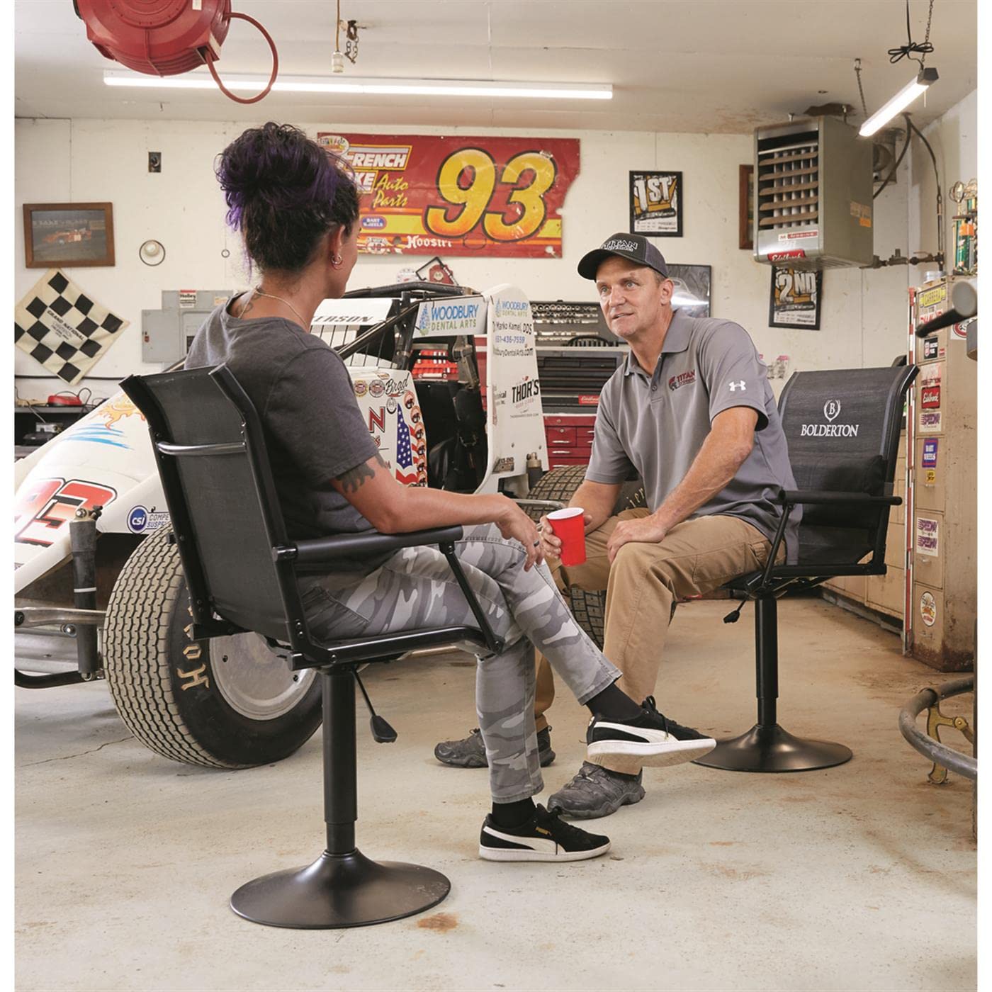 Supports up to 400 lbs, offering solid field support.