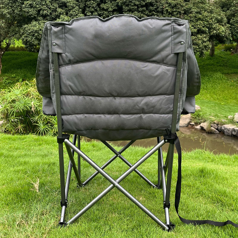 Bolosy chair features two mesh pockets for quick-access essentials.