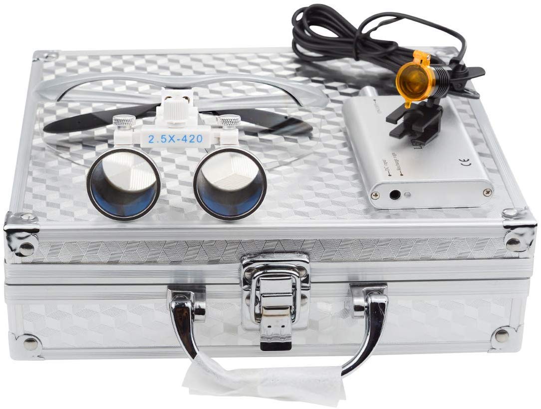 Bonew aluminum silver box protects the loupe during transport.