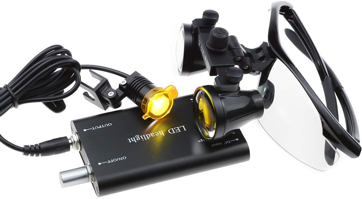 Diffuser-equipped Bonew loupe offers uniform light across small areas.