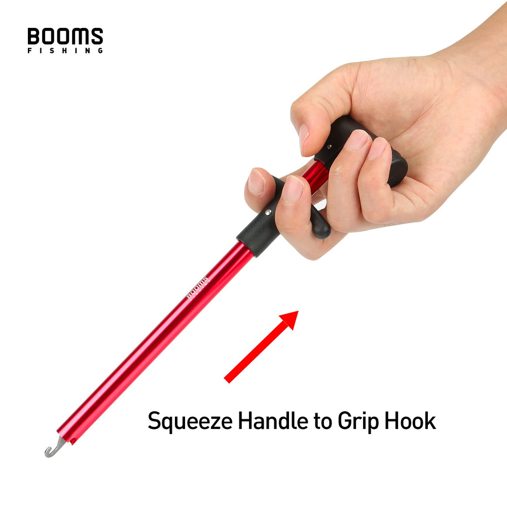 Tool protecting fingers from sharp fish teeth during removal