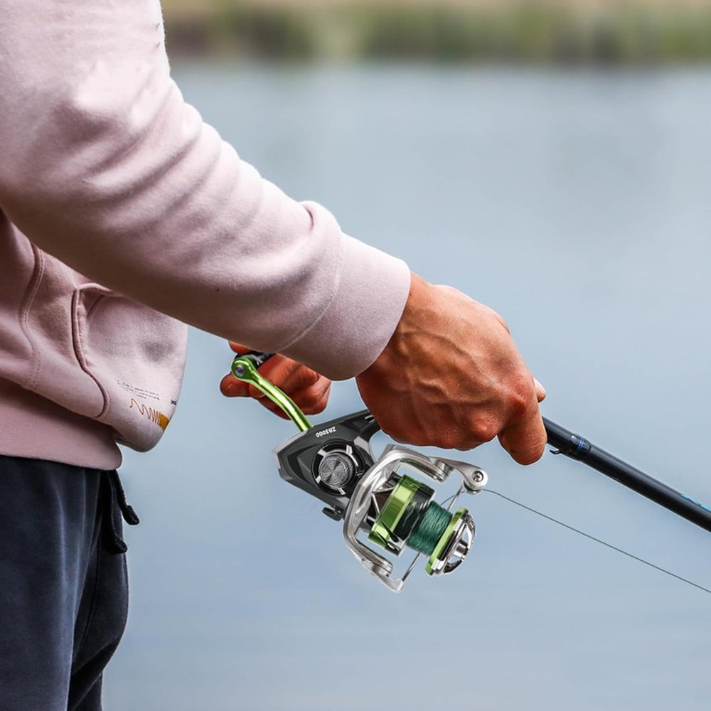 In-hand view of SN3 demonstrates comfortable grip for long sessions.