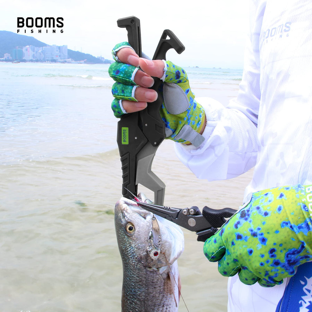 Wrist lanyard attached to Booms G05 gripper