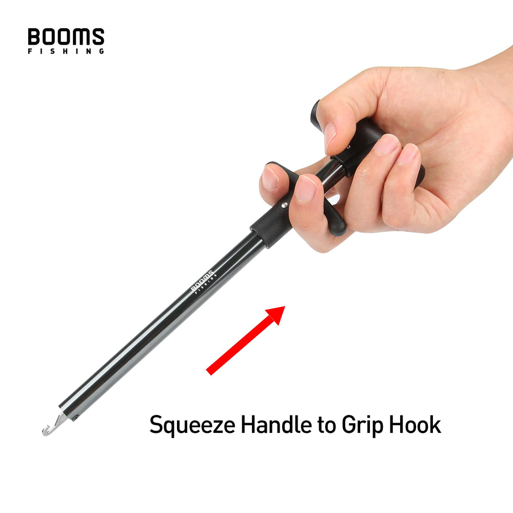Finger protection feature of the Booms R2 Hook Remover during hook removal