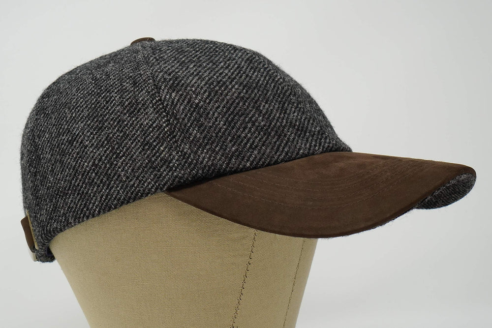 Borges and Scott The Sligo cap with water-resistant tweed shedding drizzle.