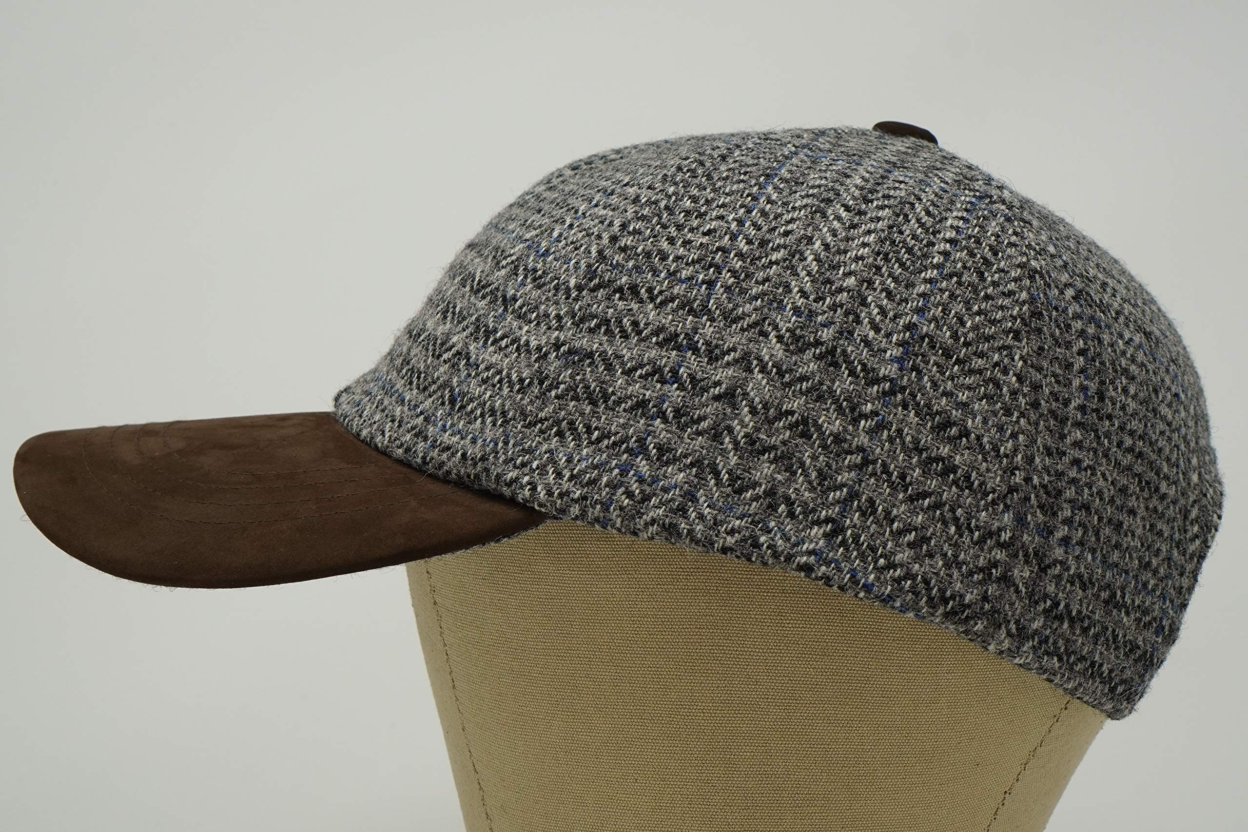 The Sligo cap Irish tweed close-up highlights durability and heritage.