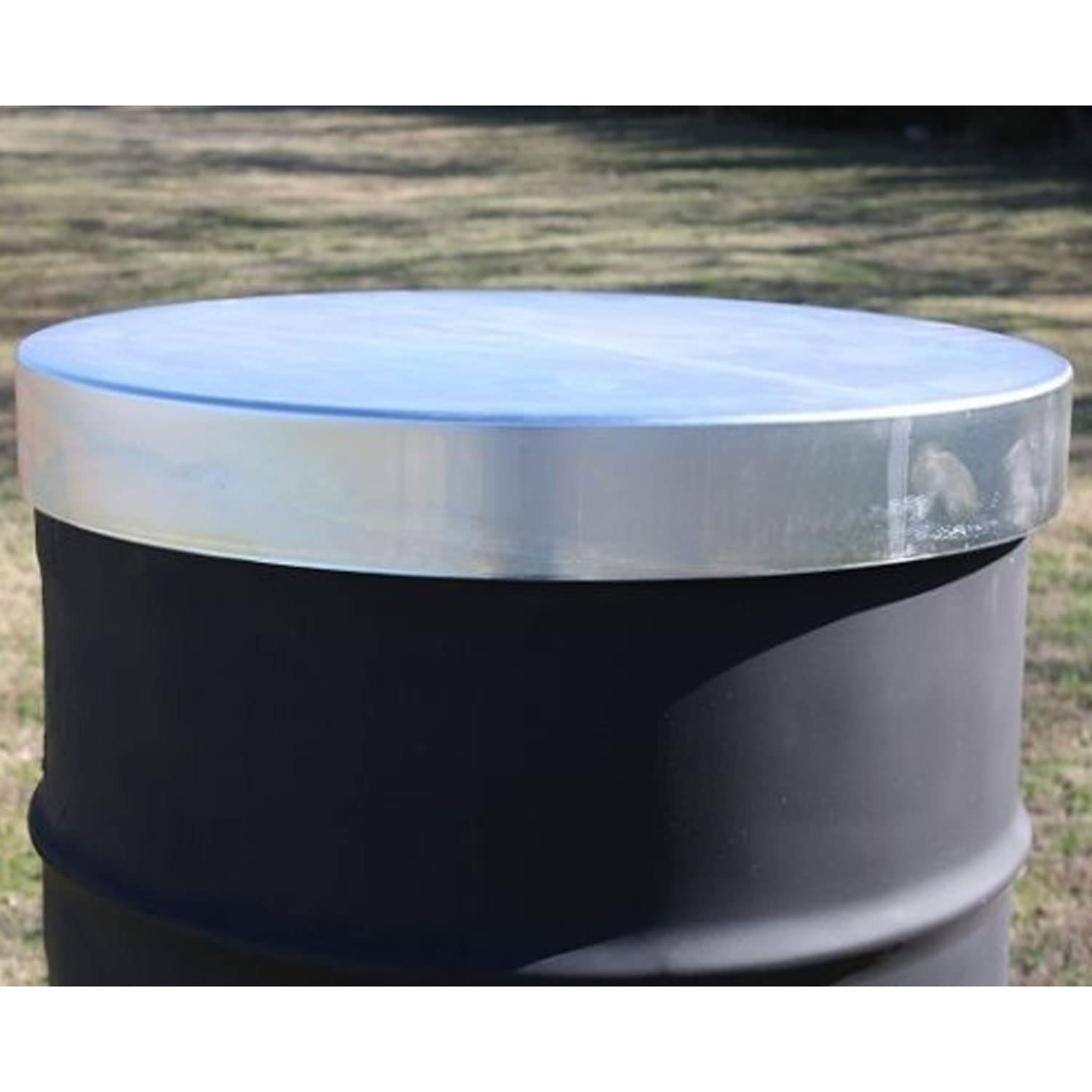 Boss Buck galvanized steel lid 3-inch deep provides year-round outdoor protection.