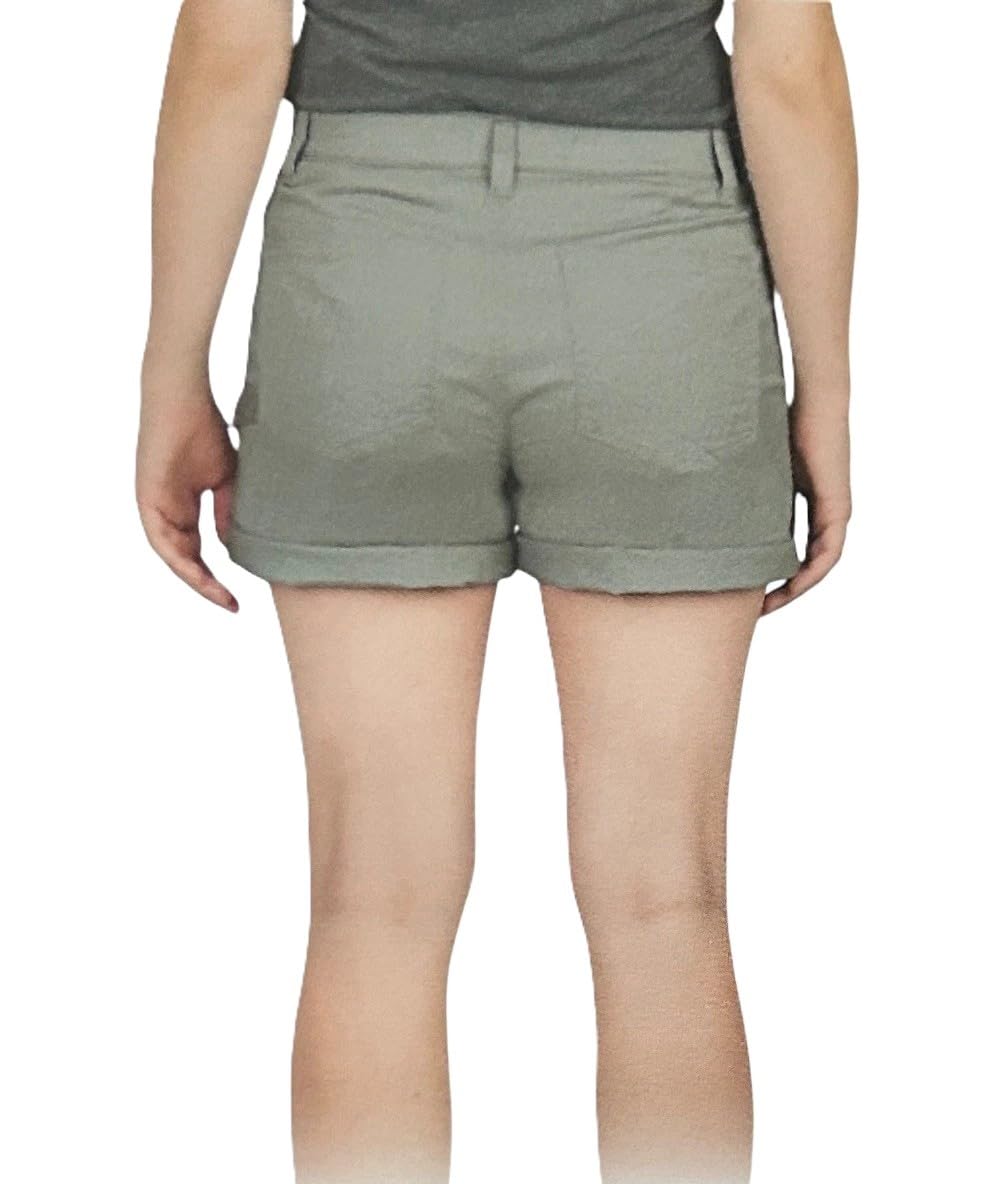 Boston Traders cargo shorts highlighting practical pockets for on-the-go storage.