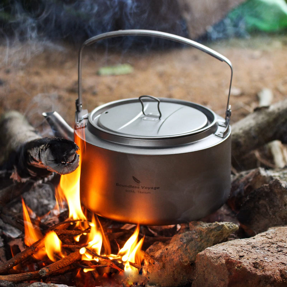 Boundless Voyage filter-spout keeps tea leaves out of your cup.