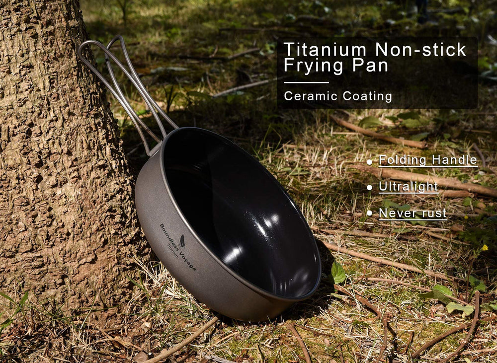Boundless Voyage folding-handle extended for easy packing and safe maneuvering.
