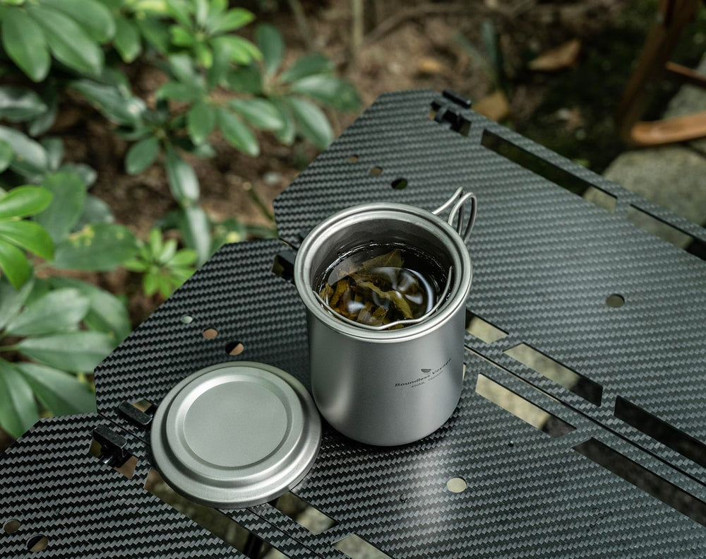 Boundless Voyage gift-ready set suits travelers and outdoor lovers.