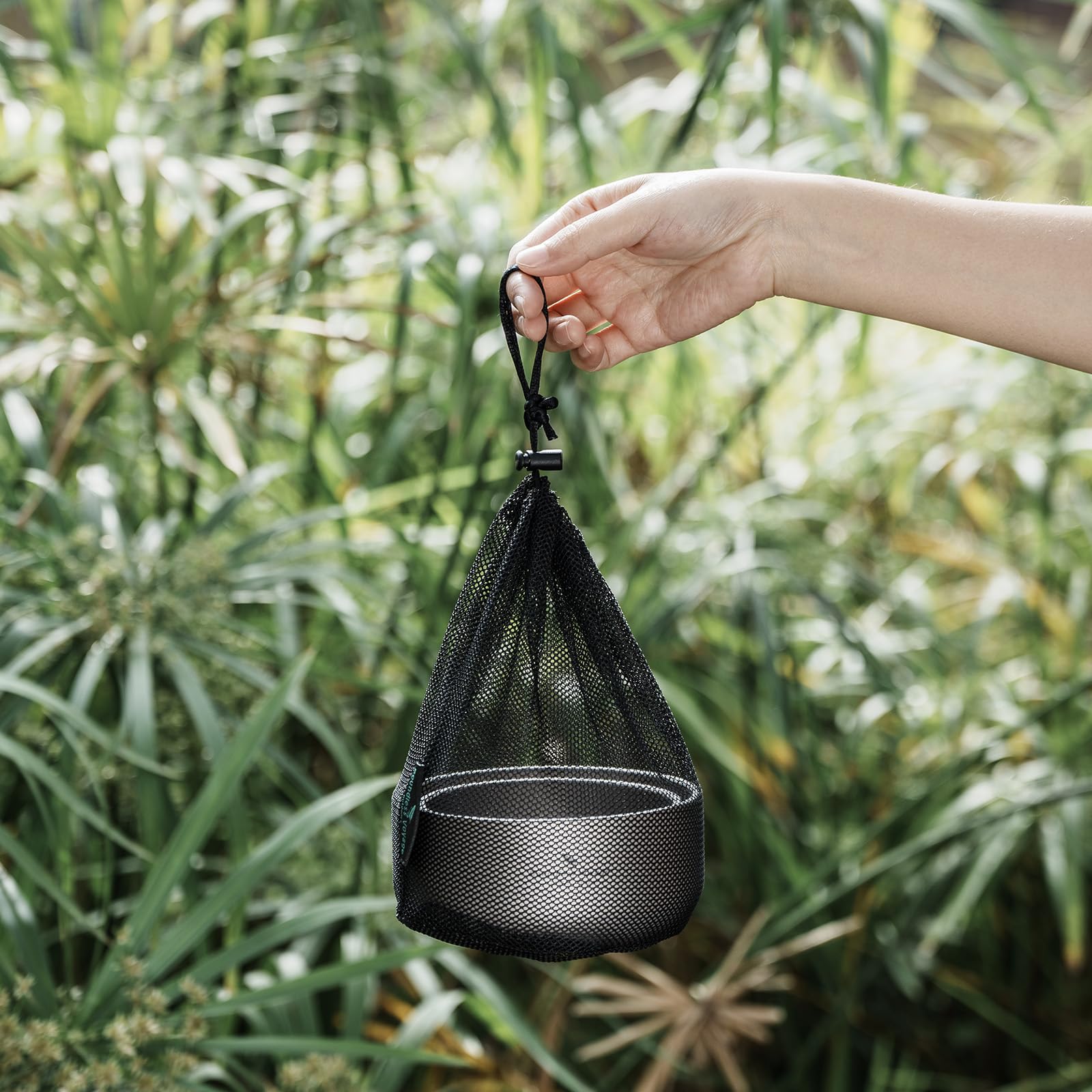 Boundless Voyage portable food bowl designed for car and hike.