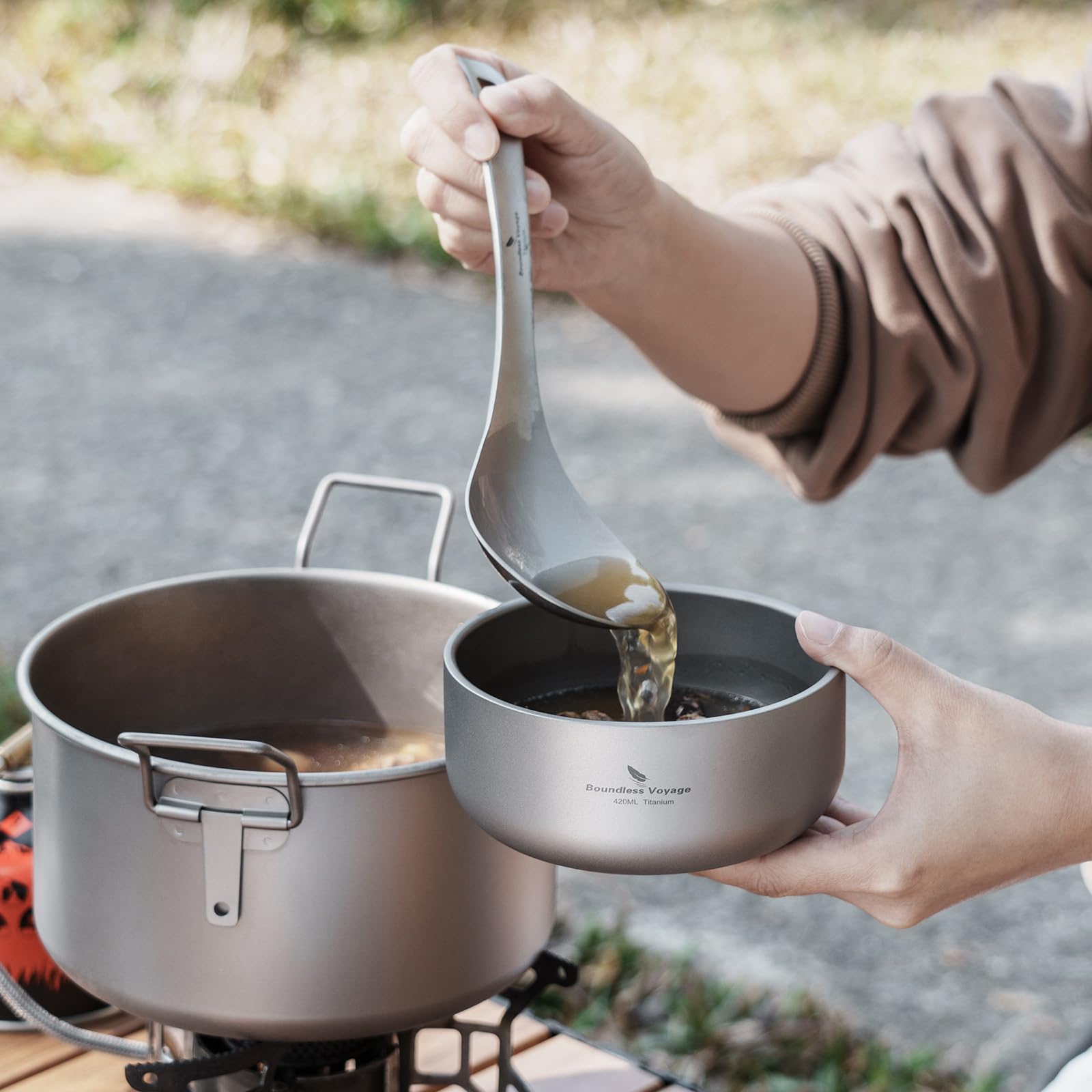Boundless Voyage titanium bowl weighs 142g for easy carrying.