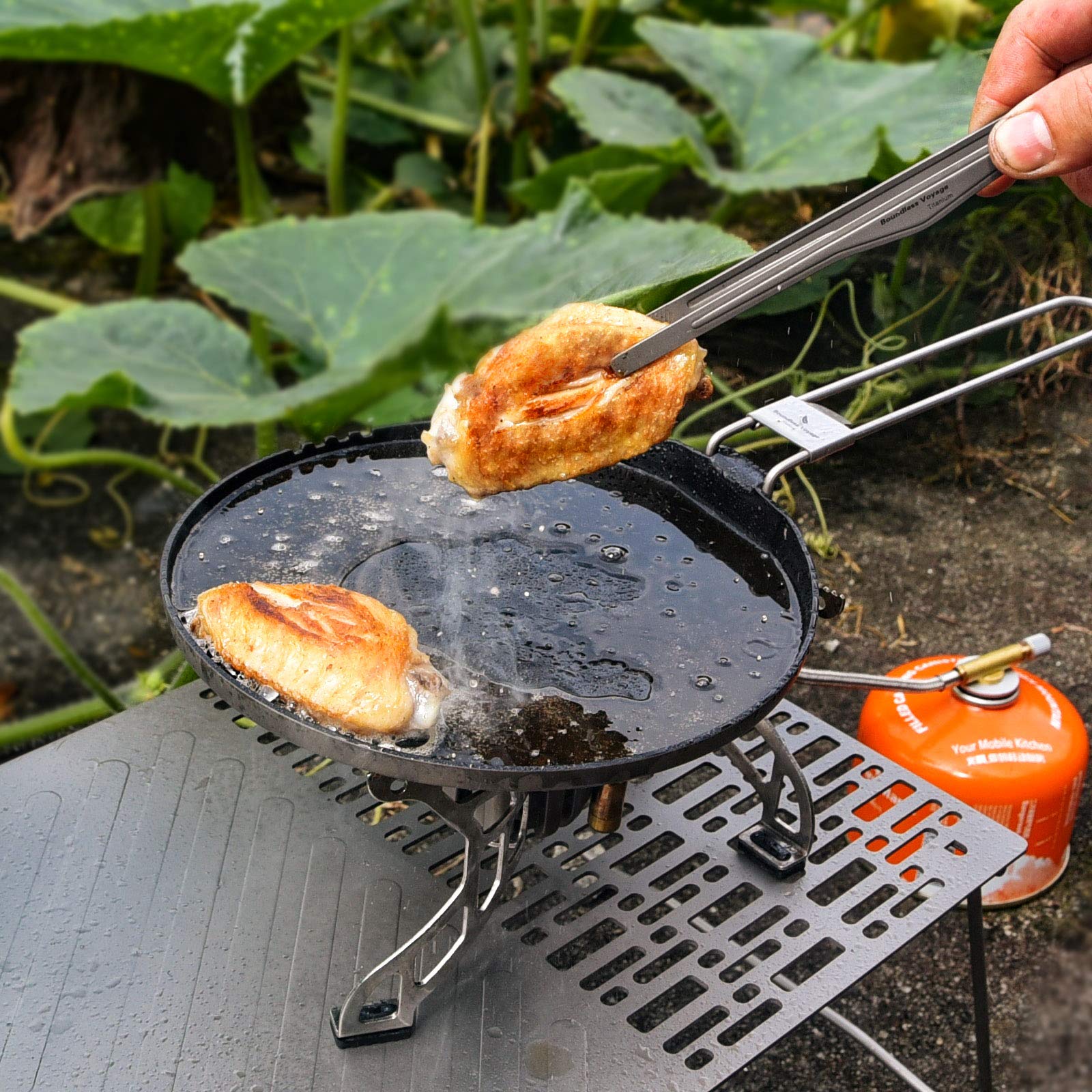 Boundless Voyage carry bag keeps the pan ready for camping and picnics