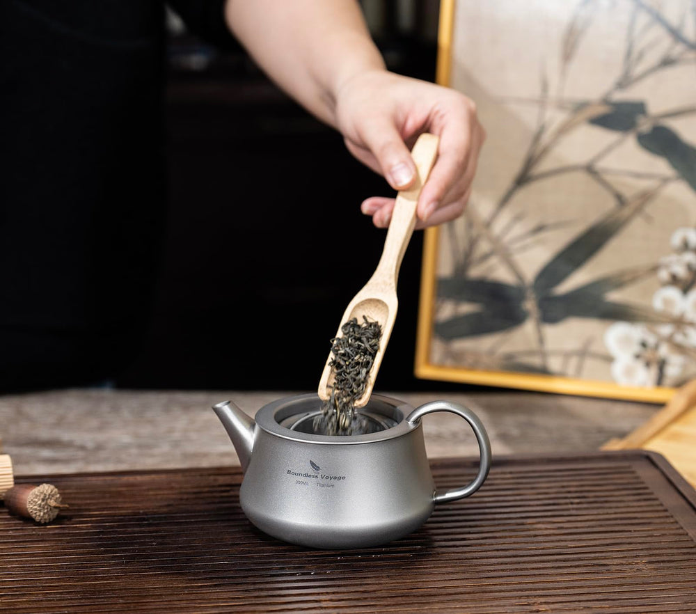 Boundless Voyage wide-mouth kettle simplifies filling, icing, and thorough rinsing.