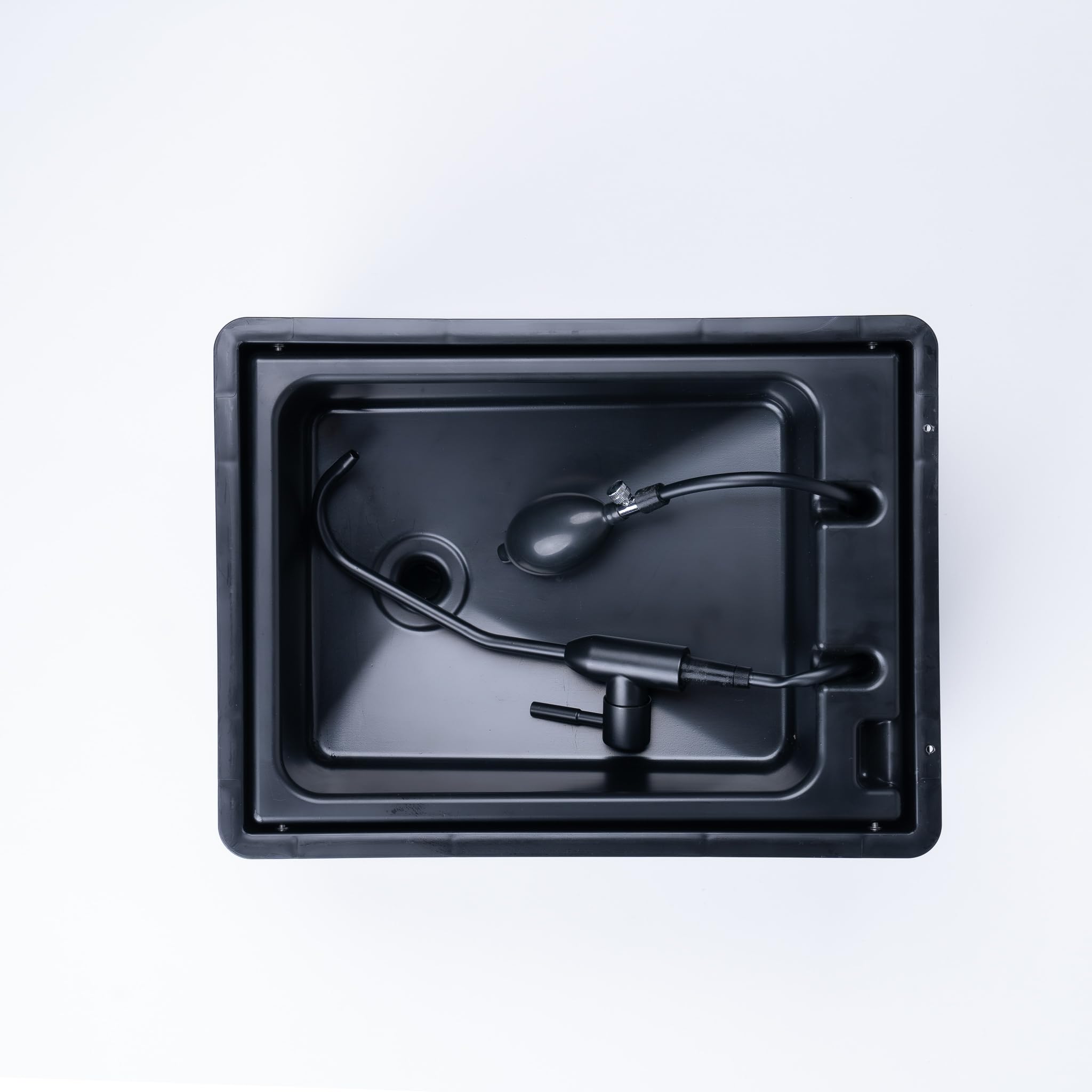 BOXIO Wash no-setup-pump operation enables effortless outdoor handwashing