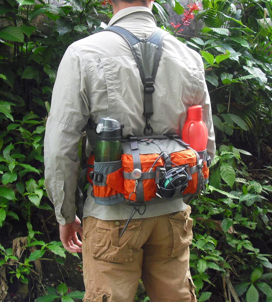 Bp Vision VISCNE compact 11x5x6 inch size fits essential gear.