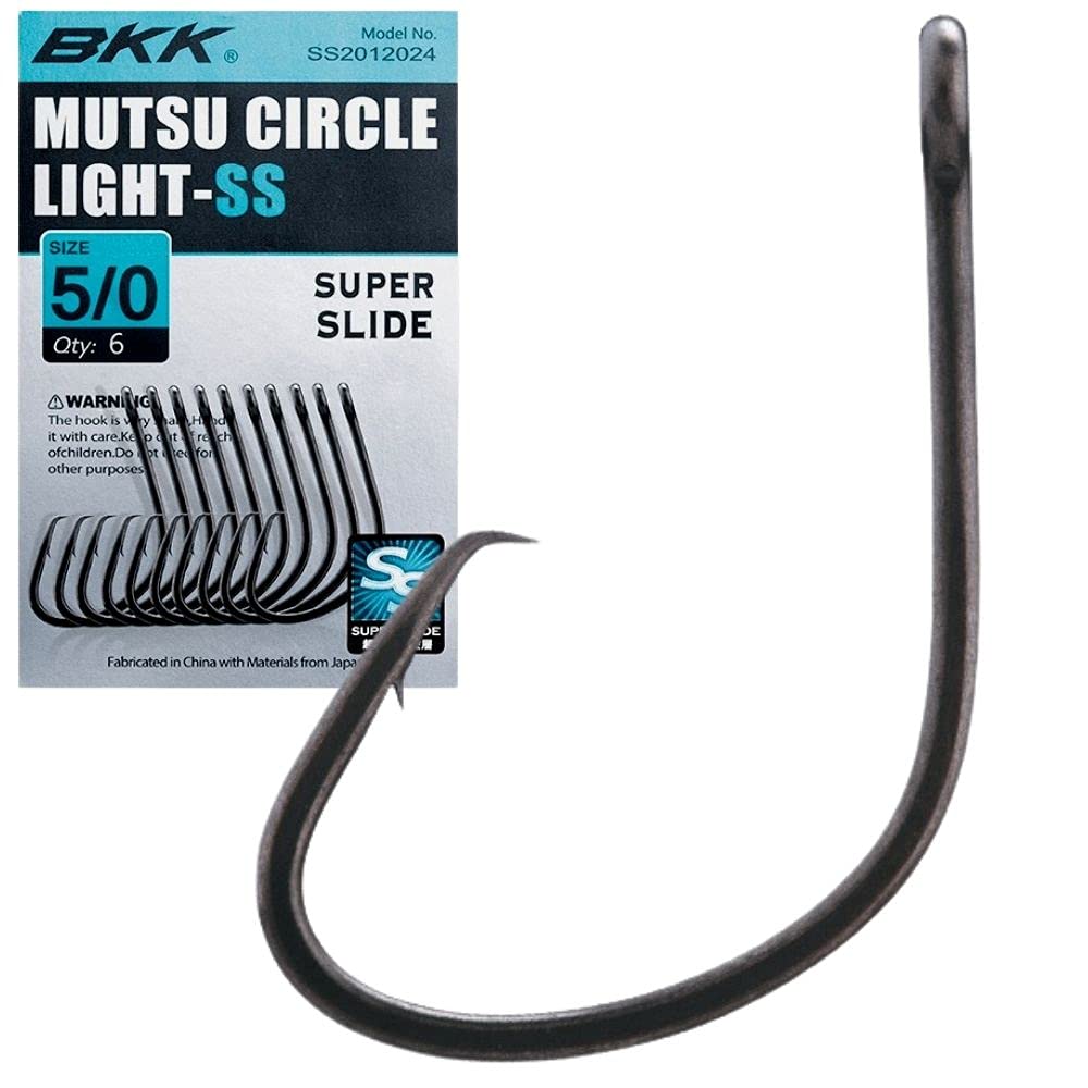 Breakthrough Mutsu Circle Light live bait action in use