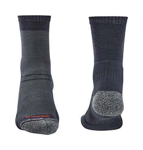 Bridgedale Ultra Light Crew Navy Merino softness close-up for skin-friendly warmth.