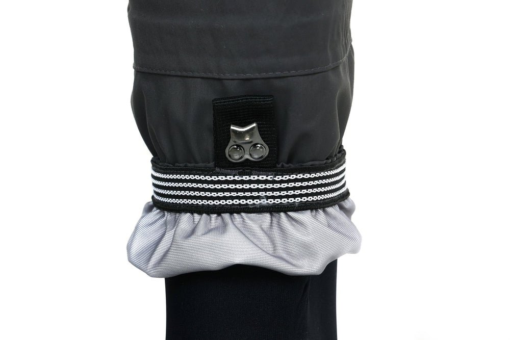 BRIVER MAX Comfort waterproof zipper pockets keep essentials dry during trips.