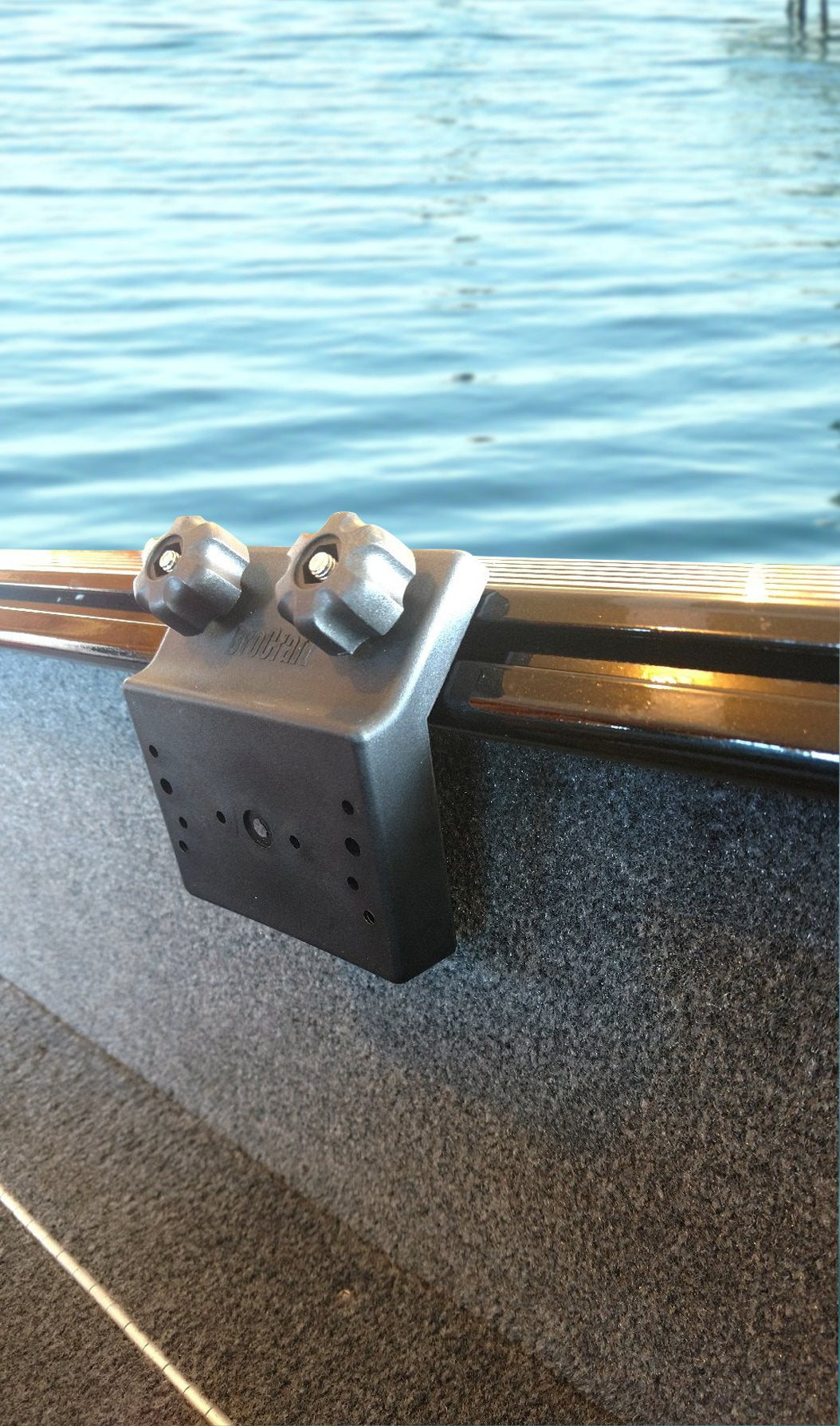 Tool-free installation and easy repositioning of the bracket