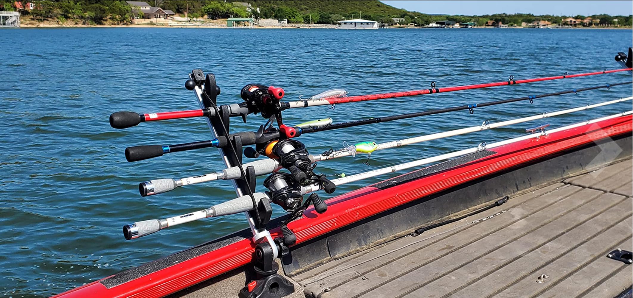 Fiberglass-injected nylon construction delivers a sturdy, lightweight rack design.