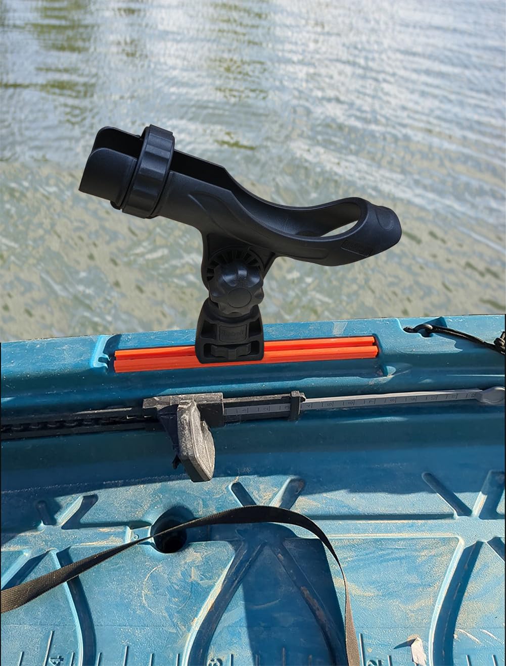 Fiberglass-injected nylon rod holder construction