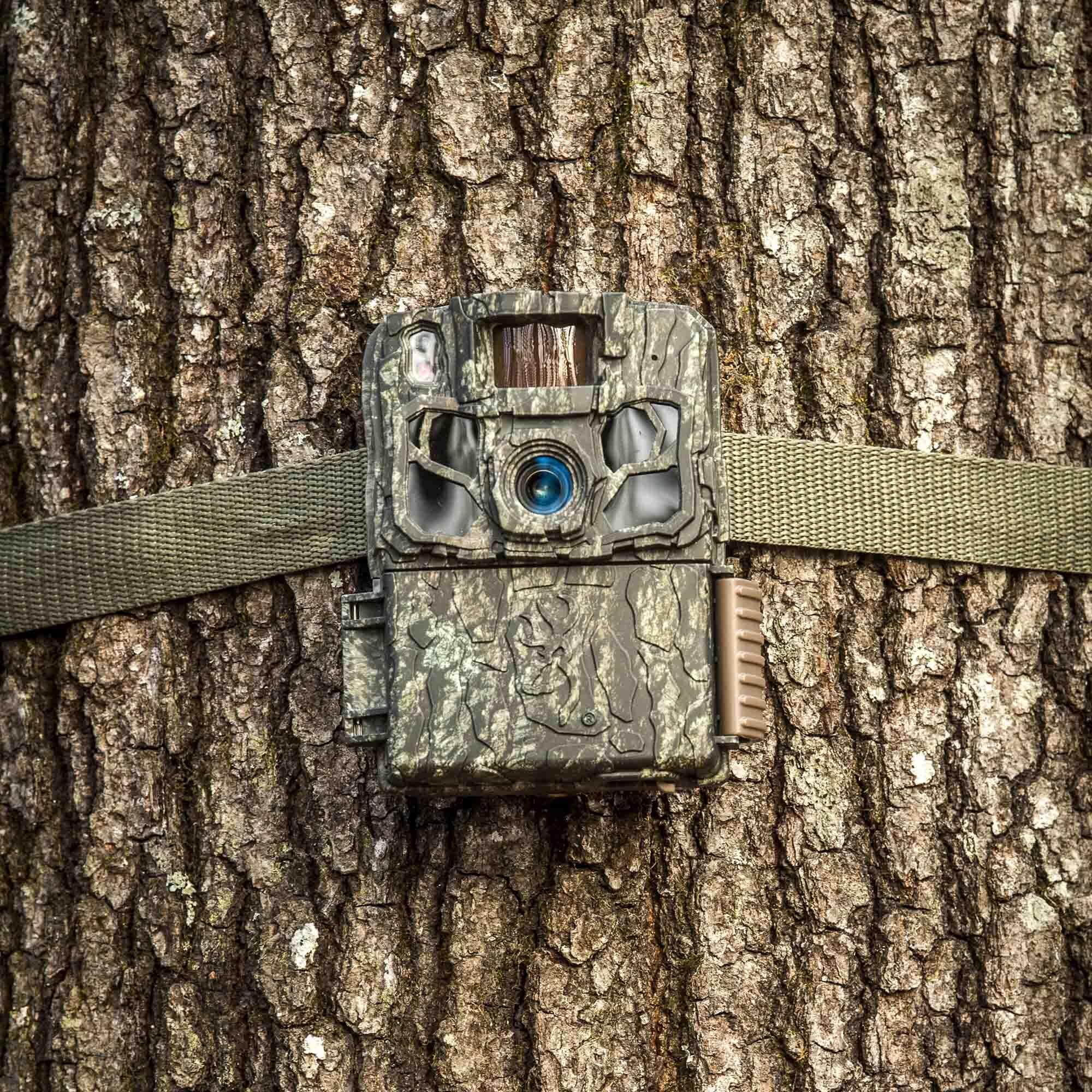 Browning Dark Ops FHDR40 night-vision illumination reaches 90 feet in darkness.