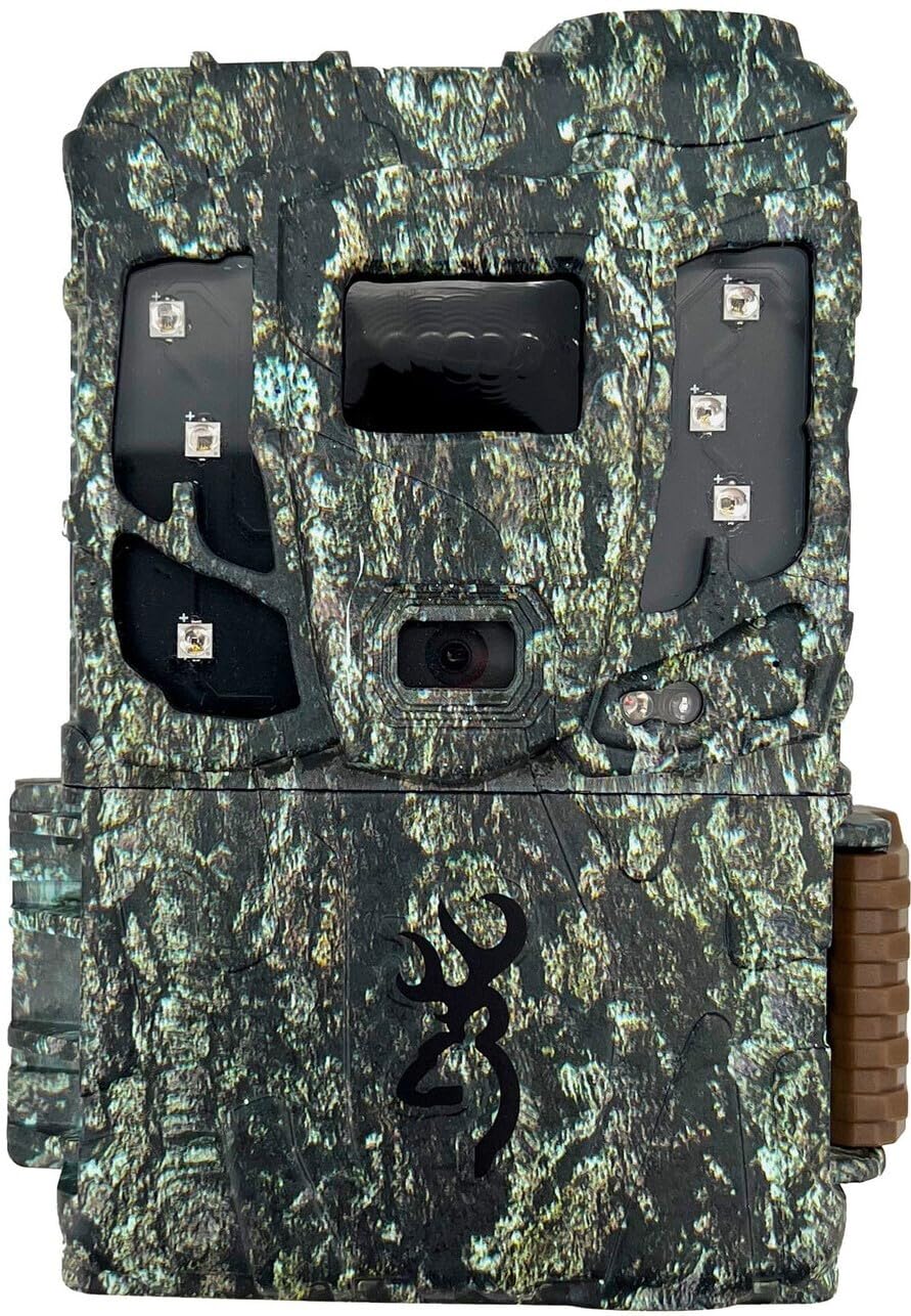 Browning Defender Pro Scout Max front view for reliable field scouting and quick motion capture