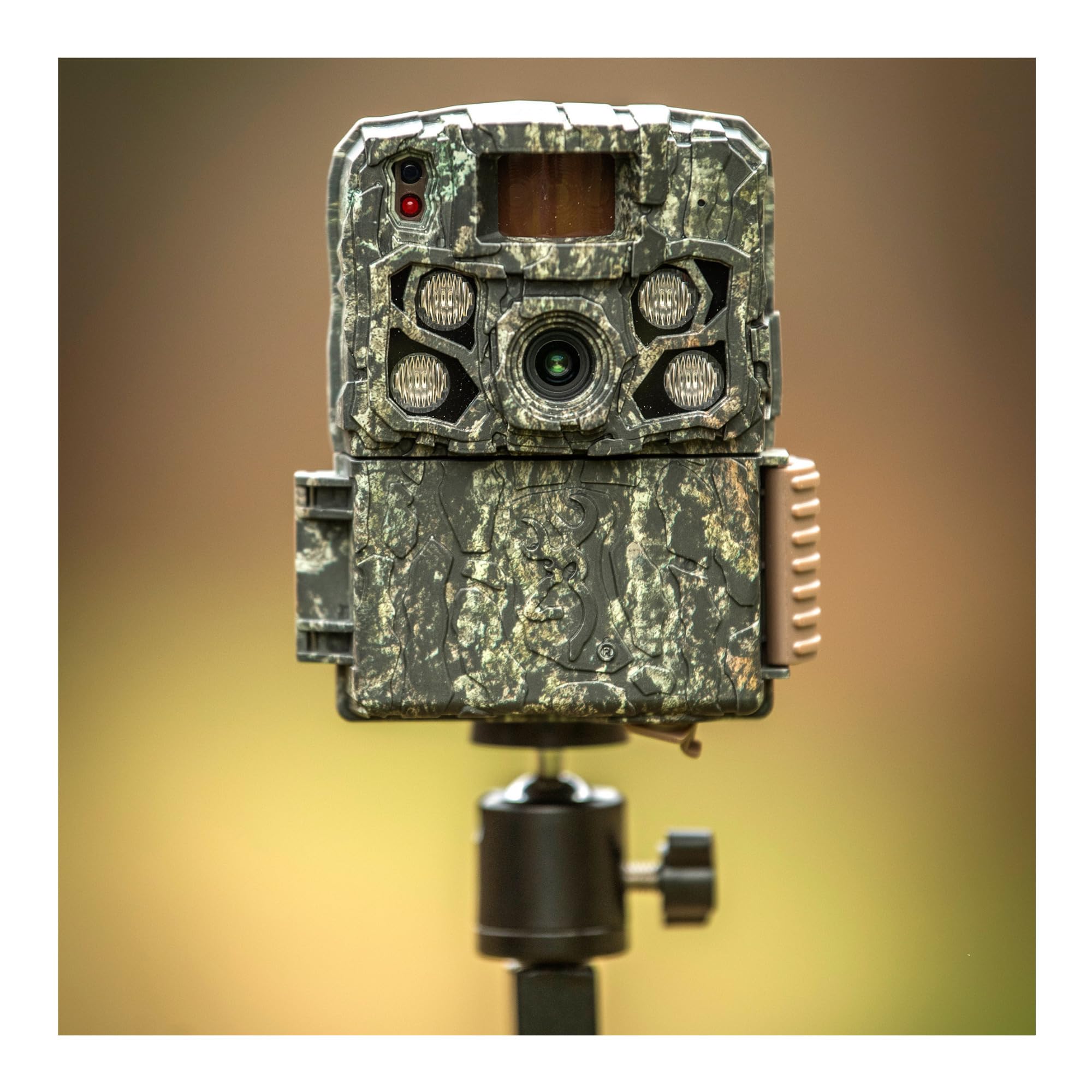 Browning Strike Force FHDR40MP battery life supports extended field sessions.