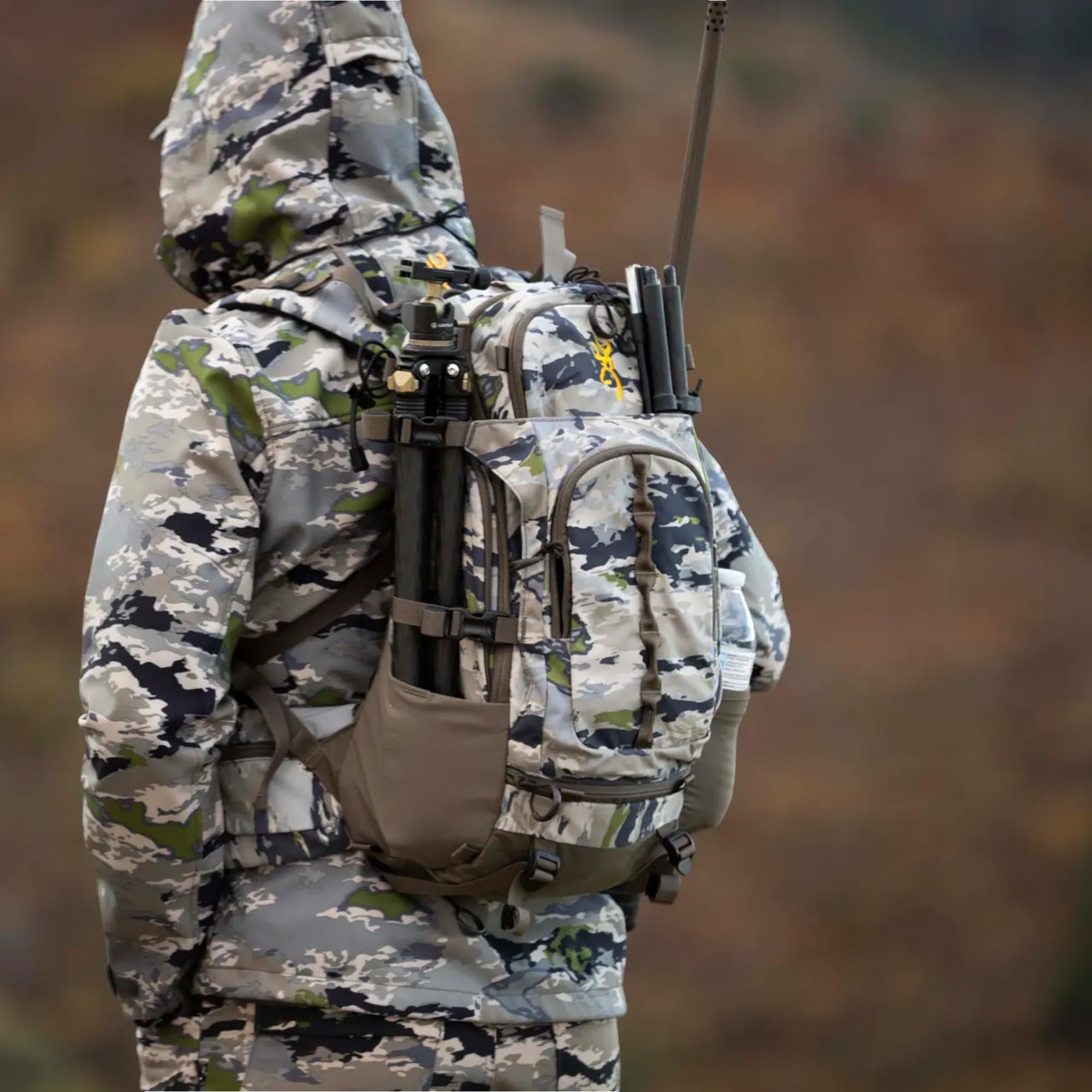 Browning Whitetail 1900 Ovix rain cover stored in bottom pocket