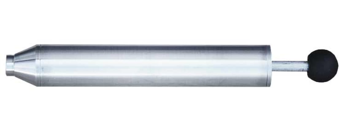 BT Outdoors Do It Mold 6oz injector image shows smooth operation for DIY soft plastic lures