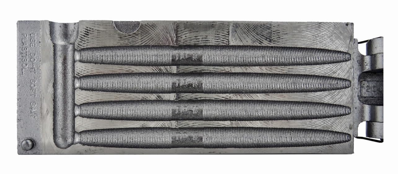 BT Outdoors Do-It Molds Senko 6in 4-cavity mold shows a precise ribbed body for realistic bait replication