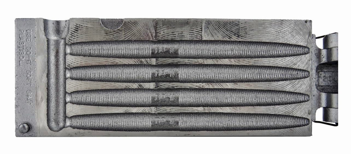 BT Outdoors Do-It Molds Senko 6in 4-cavity mold shows a precise ribbed body for realistic bait replication