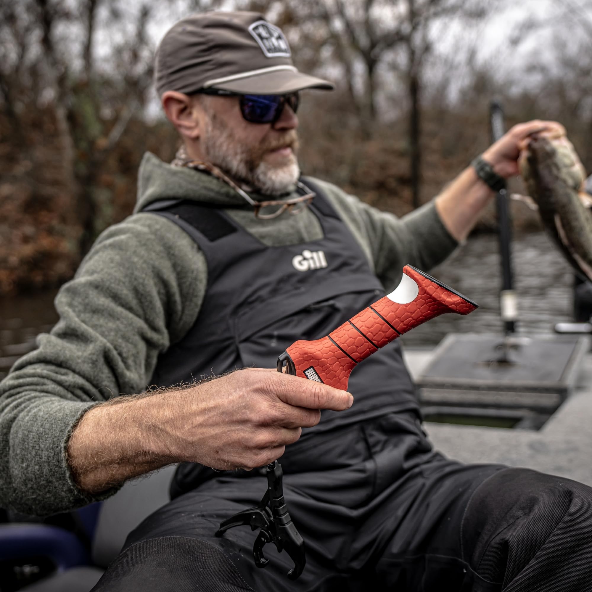 Bubba Smart Fish Scale Lite supporting 60 lb capacity