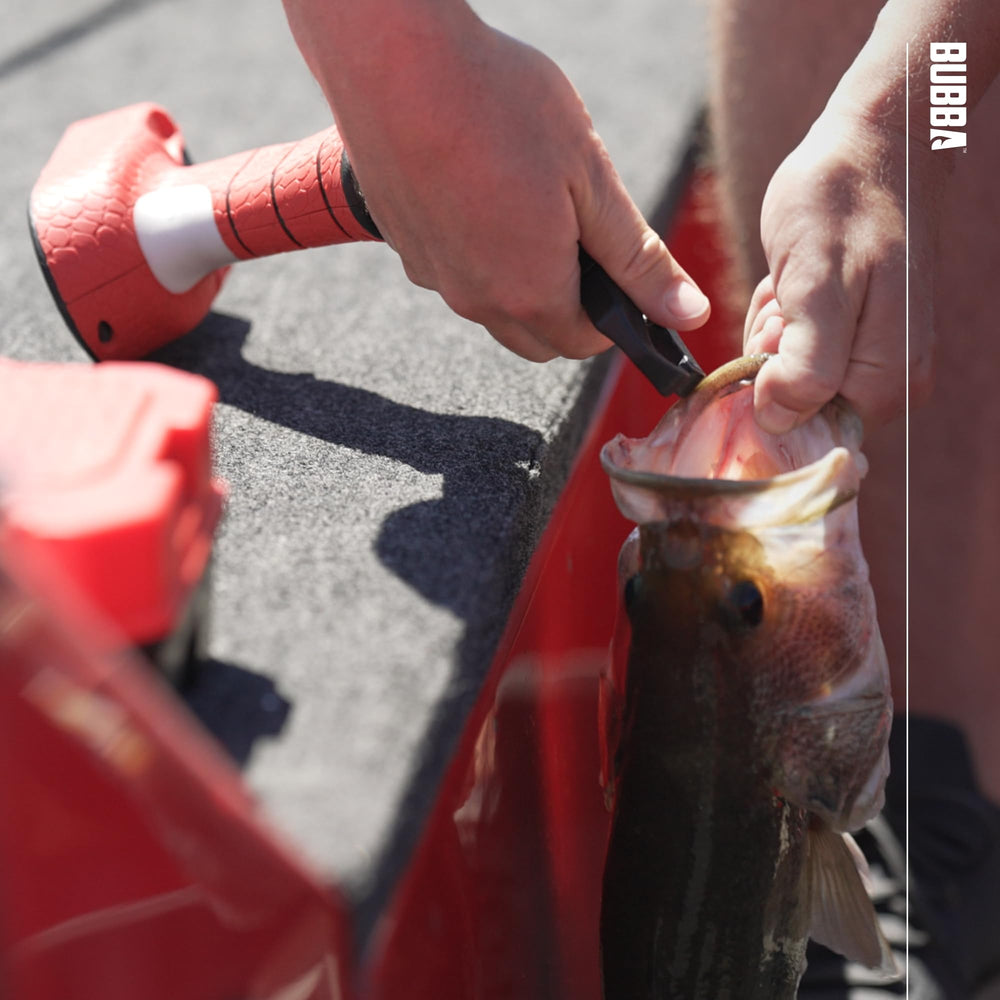 BUBBA Smart Fish Scale dimensions show a compact, travel-ready tool