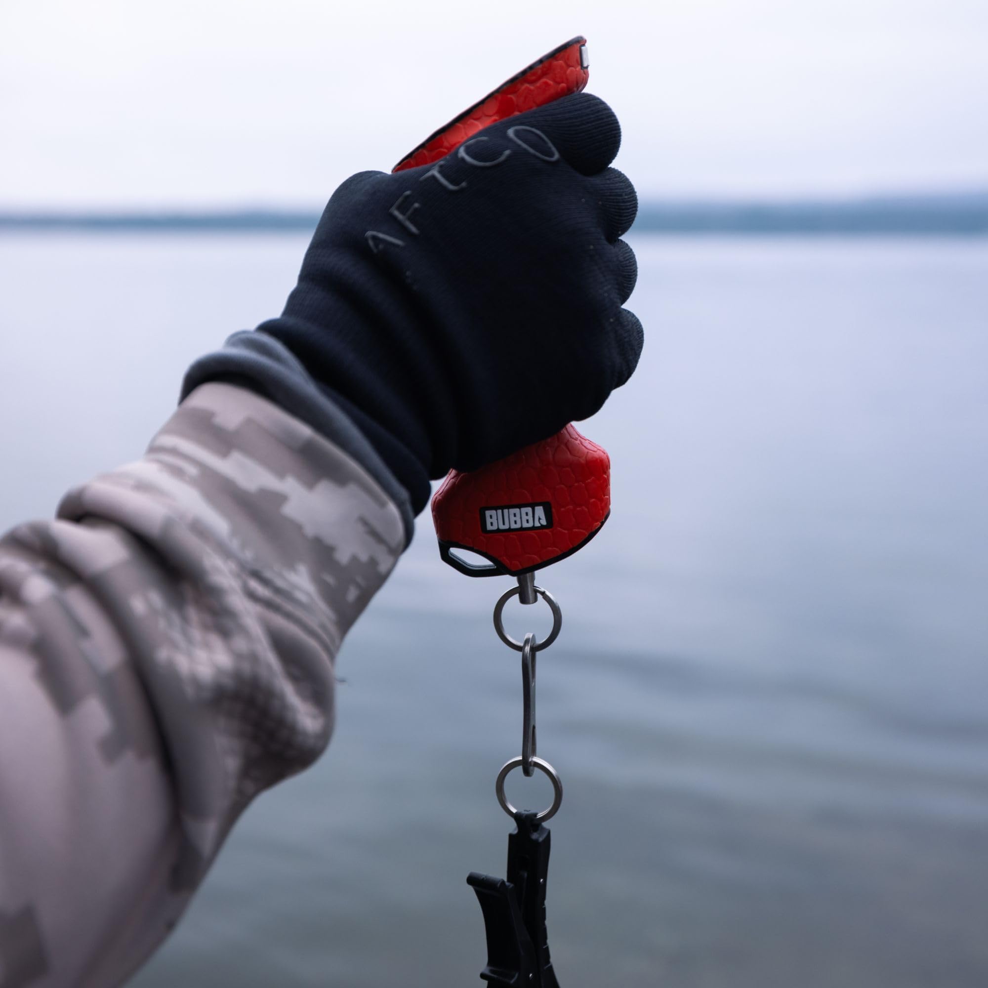 Bubba Smart Fish Scale LITE syncing with the BUBBA App for tournaments