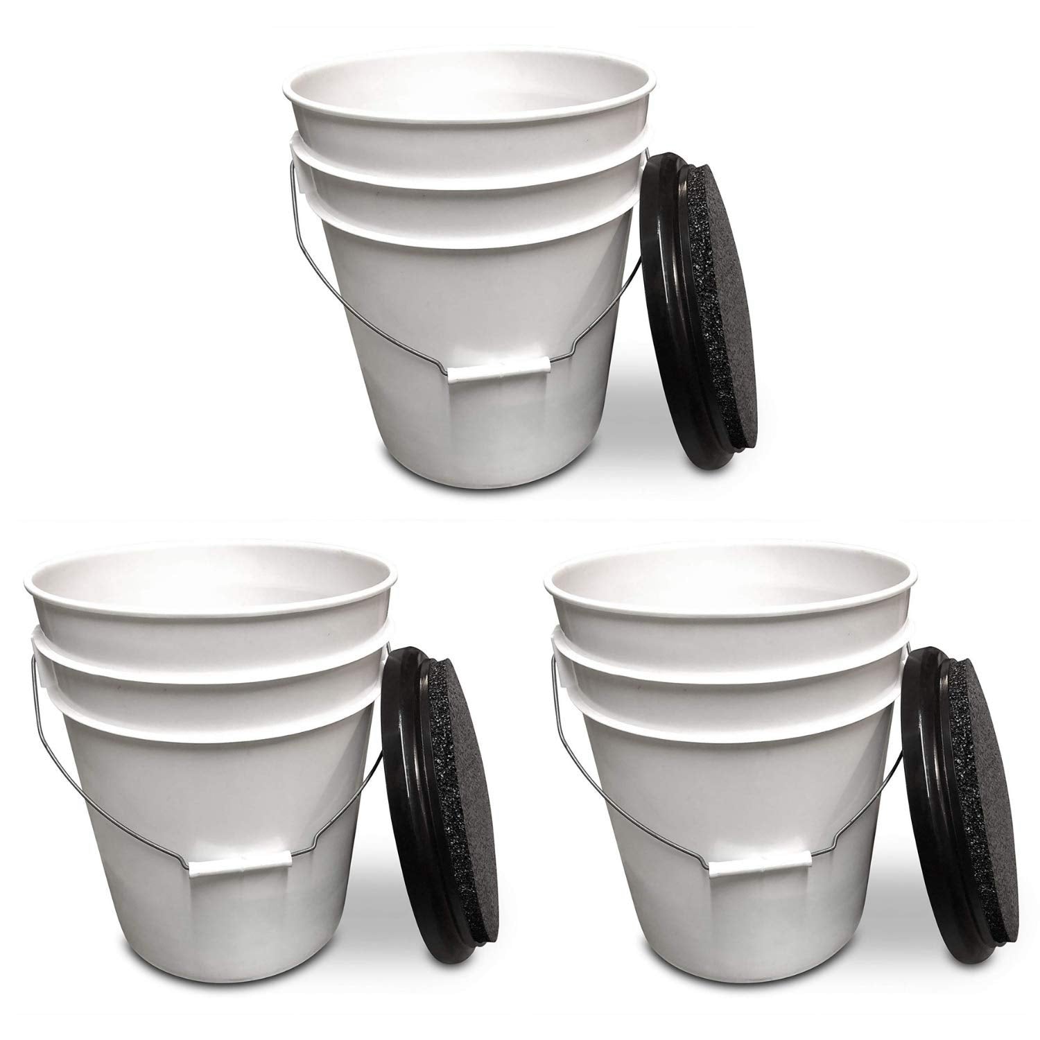 Bucket Lidz easy snap-on design in action on a standard bucket.