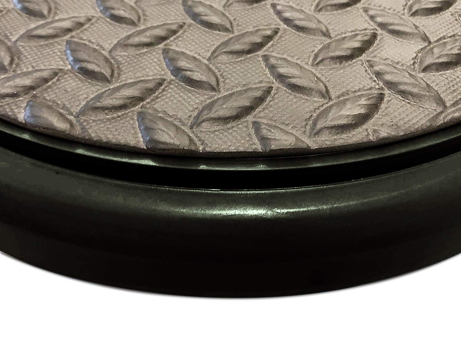 Bucket Pros padded lid with black pad provides a secure, weather-ready bucket cover.