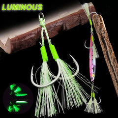 Bucktail teaser boosts attraction in deep or murky water.